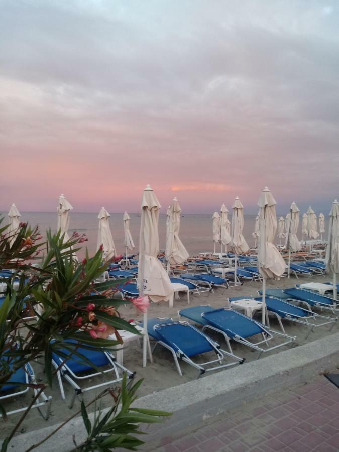 B&A Lux Apartment Paralia Katerinis Exterior photo